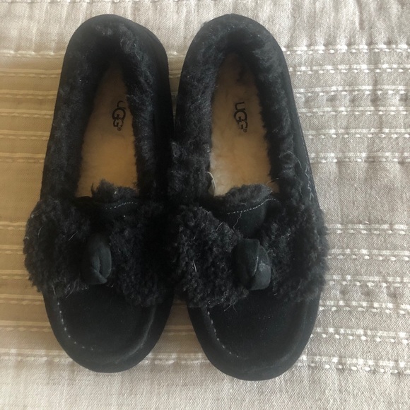 UGG - Picture 2 of 4